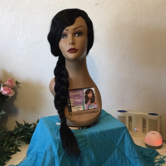 Beautiful Black Silky Long Wig - Picture 3 of 8